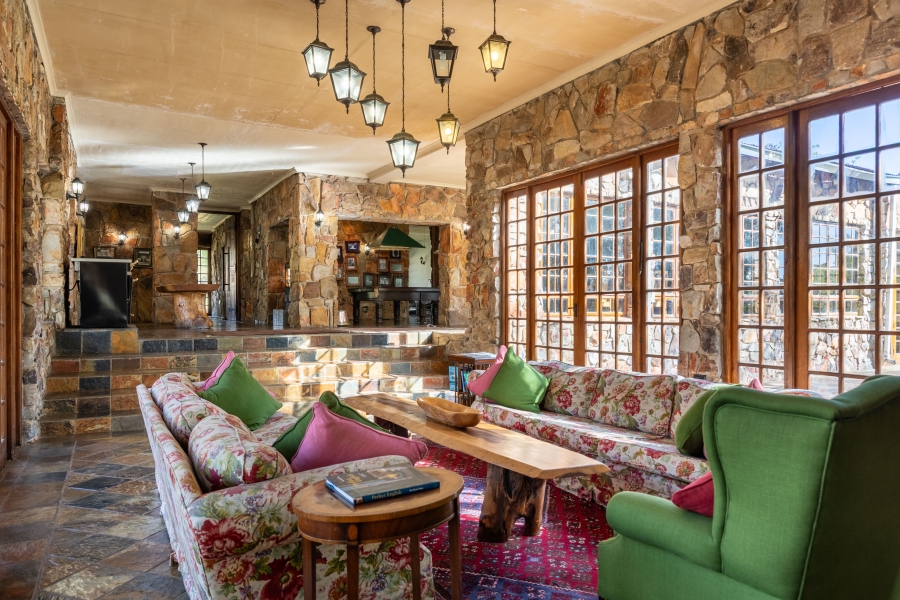 5 Bedroom Property for Sale in Uitenhage Rural Eastern Cape